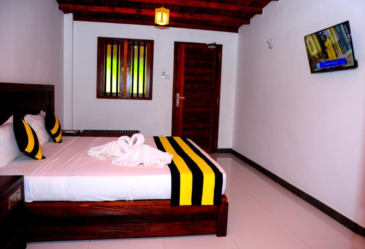Happy Banana Hotel Unawatuna Kültér fotó